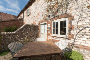 stunning driftwood cottage at holme-next-the-sea